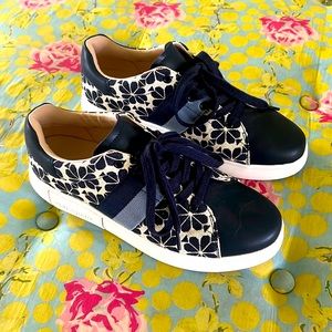 Kate Spade shoes.. navy, light blue and cream size 9.5